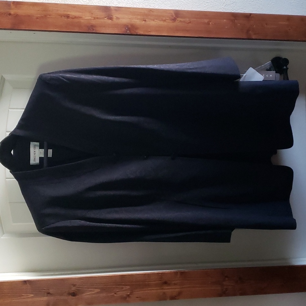 Jones of New York lined black jacket with 3 buttons, pockets on both sides